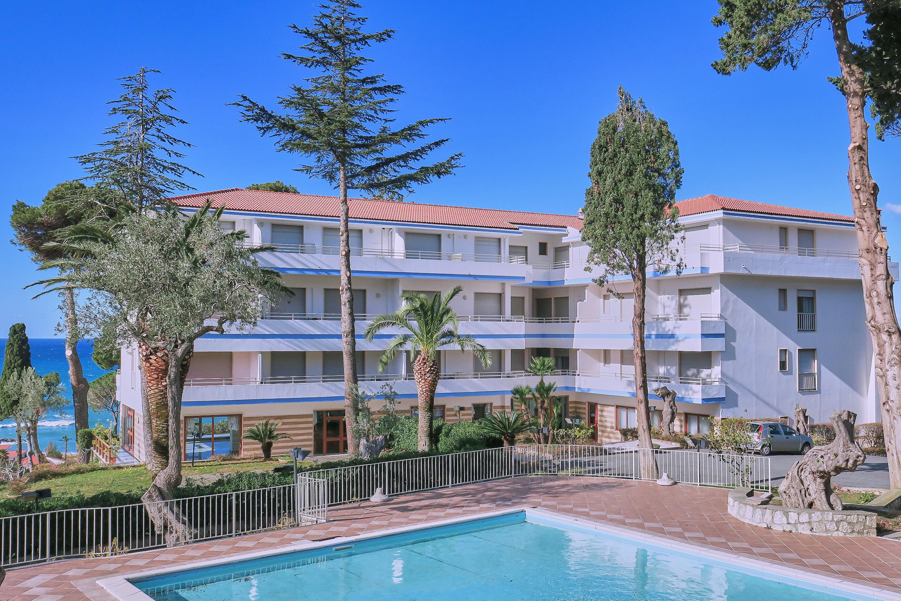 Club Residence La Castellana ベルヴェデーレ・マリッティモ エクステリア 写真