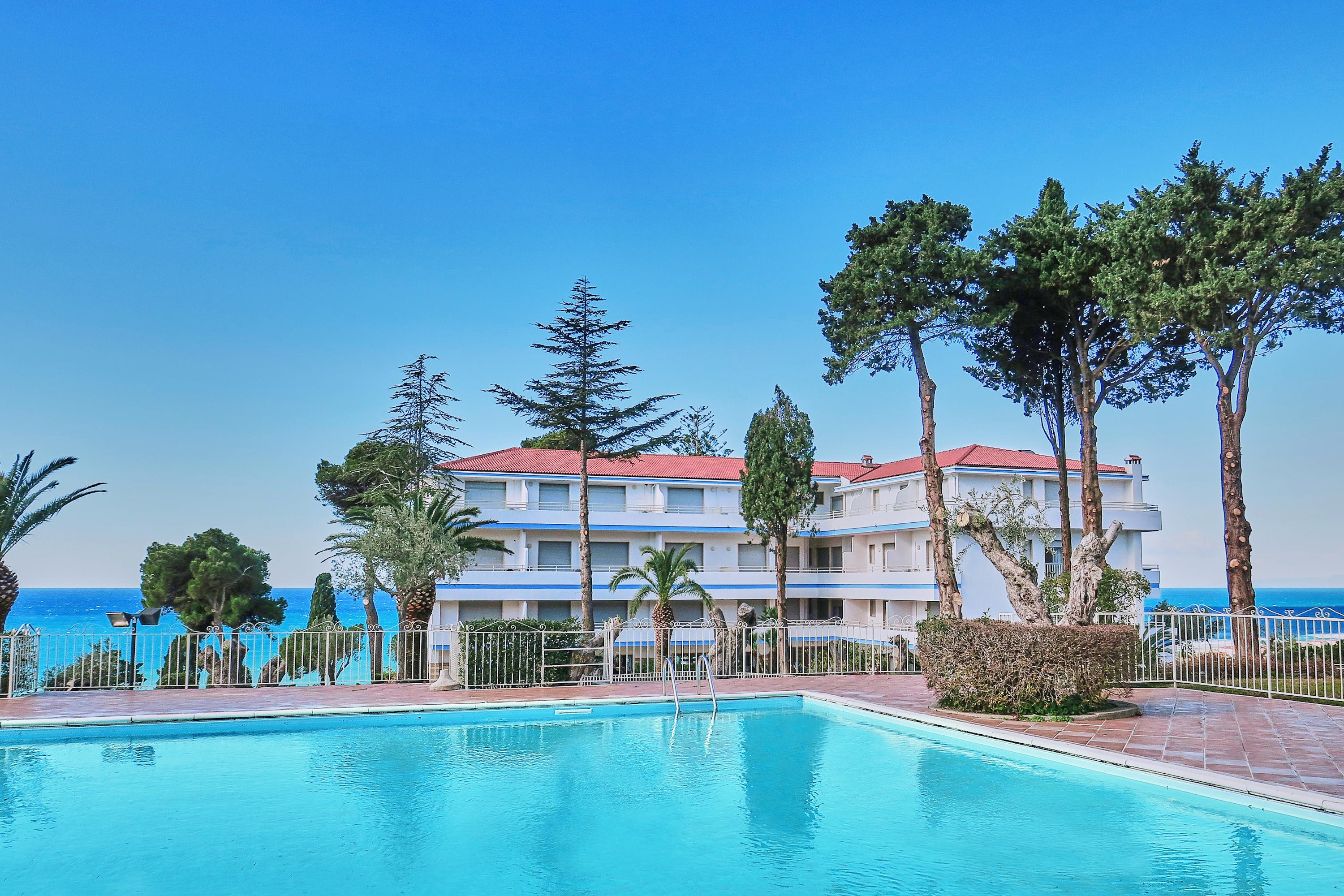 Club Residence La Castellana ベルヴェデーレ・マリッティモ エクステリア 写真