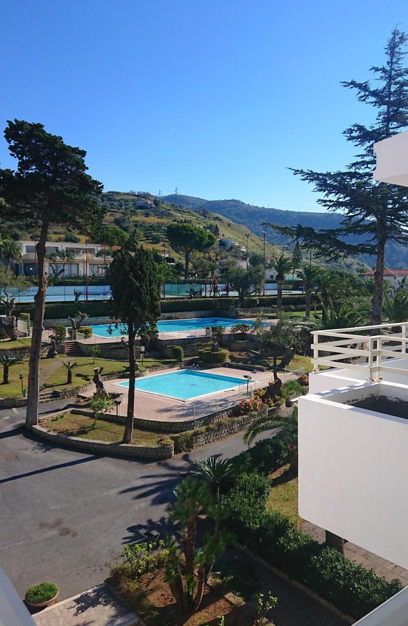 Club Residence La Castellana ベルヴェデーレ・マリッティモ エクステリア 写真